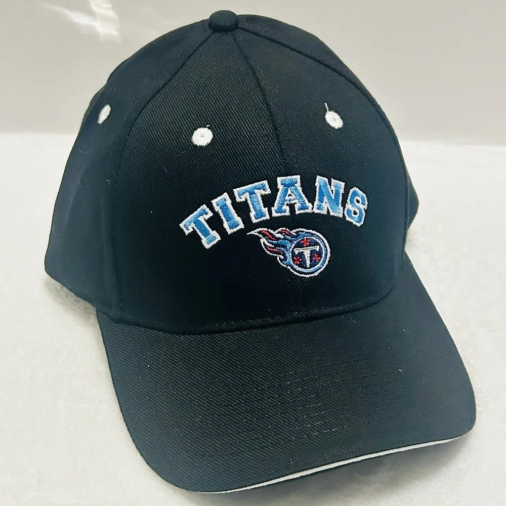 Game Day Vintage Tennessee Titans Adjustable Hat Cap Strap Black NFL‎ Football